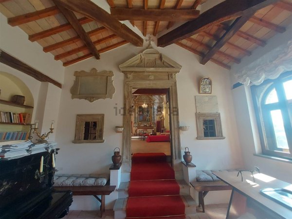 casa indipendente in vendita ad Arcevia in zona Palazzo