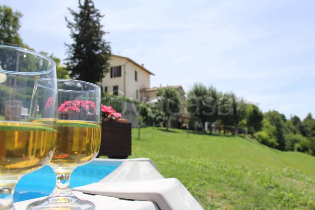 casa indipendente in vendita ad Arcevia in zona Piticchio