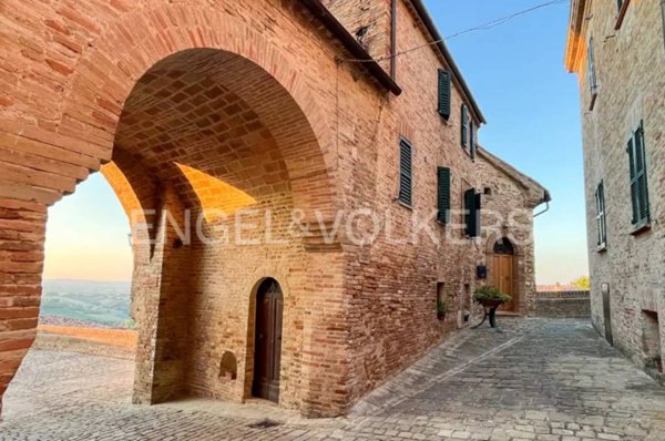 appartamento in vendita ad Arcevia in zona Piticchio