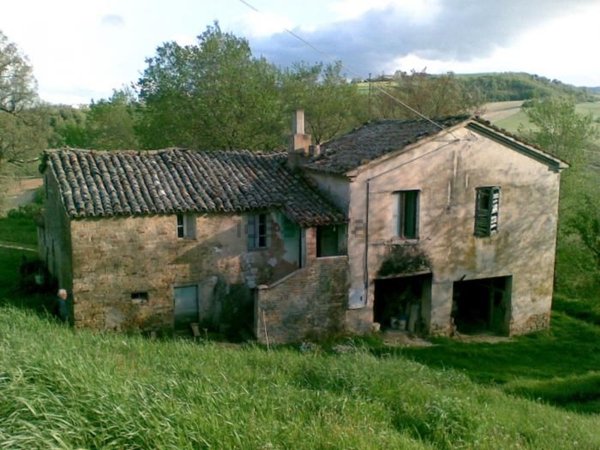casa indipendente in vendita ad Arcevia in zona Castiglioni