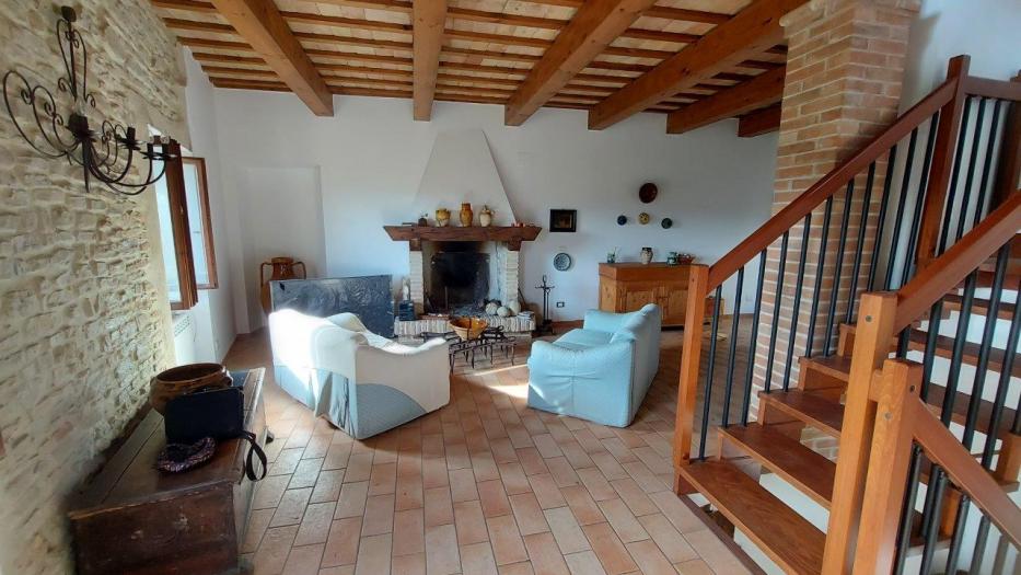 casa indipendente in vendita ad Arcevia in zona Castiglioni