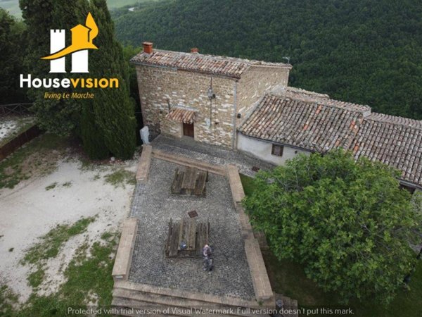appartamento in vendita ad Arcevia in zona Avacelli
