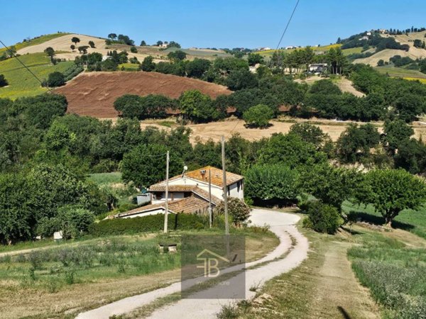 casa indipendente in vendita ad Arcevia