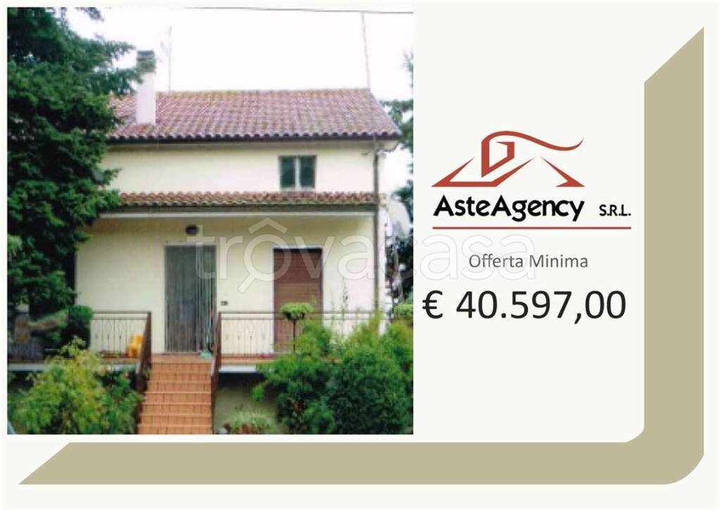 appartamento in vendita ad Arcevia in zona Montale