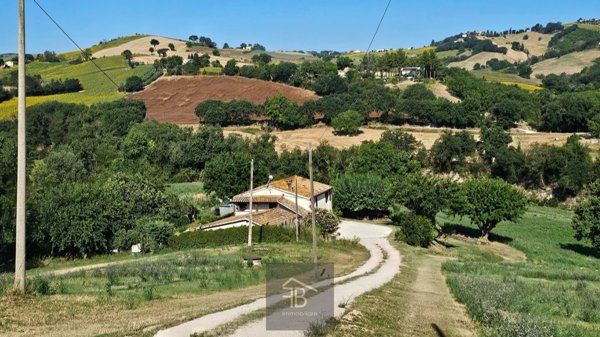 casa indipendente in vendita ad Arcevia