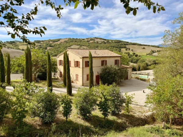 casa indipendente in vendita ad Arcevia in zona Costa