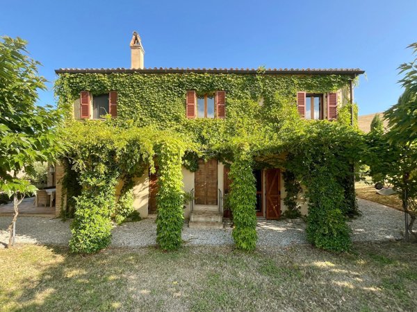 casa indipendente in vendita ad Arcevia in zona Costa