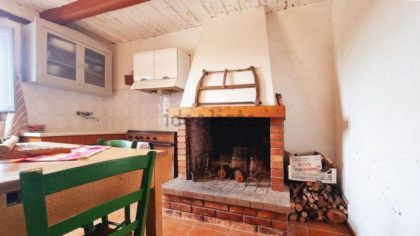 casa indipendente in vendita ad Arcevia