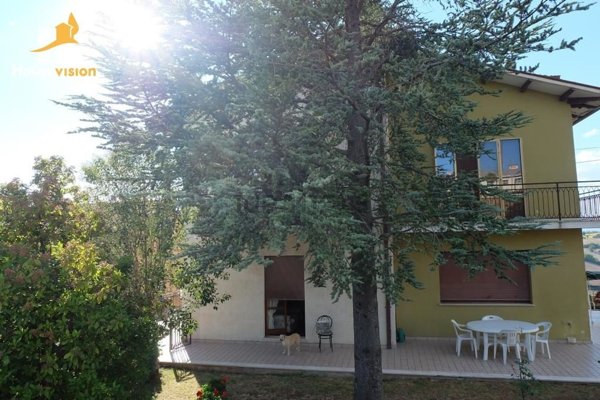 casa indipendente in vendita ad Arcevia