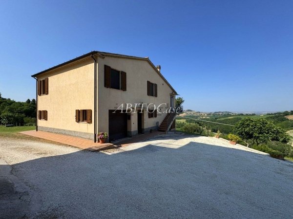 casa indipendente in vendita ad Arcevia