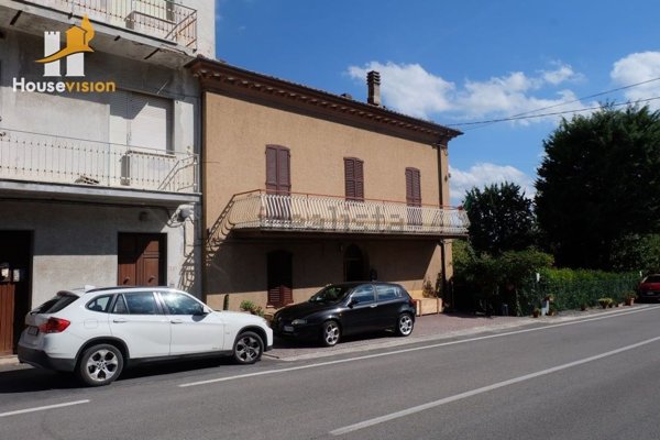 casa indipendente in vendita ad Arcevia in zona Piticchio