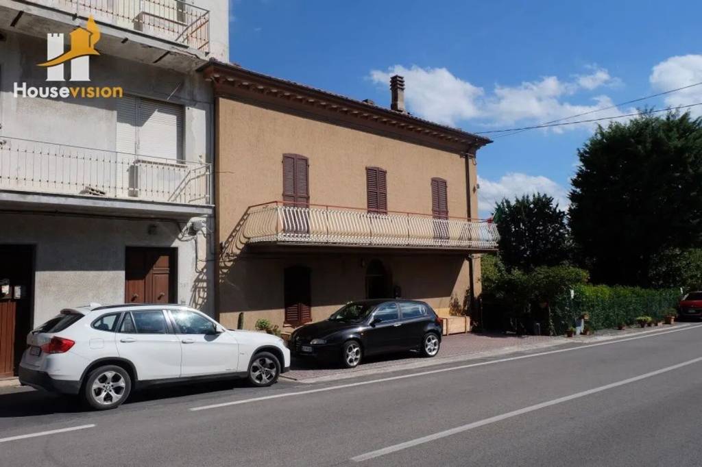 casa indipendente in vendita ad Arcevia in zona Piticchio