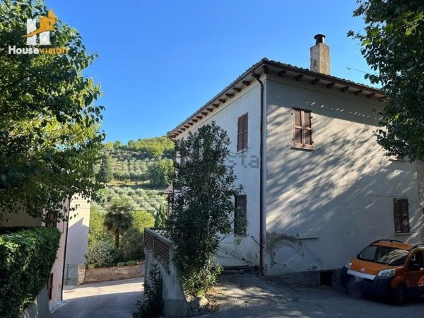 casa indipendente in vendita ad Arcevia