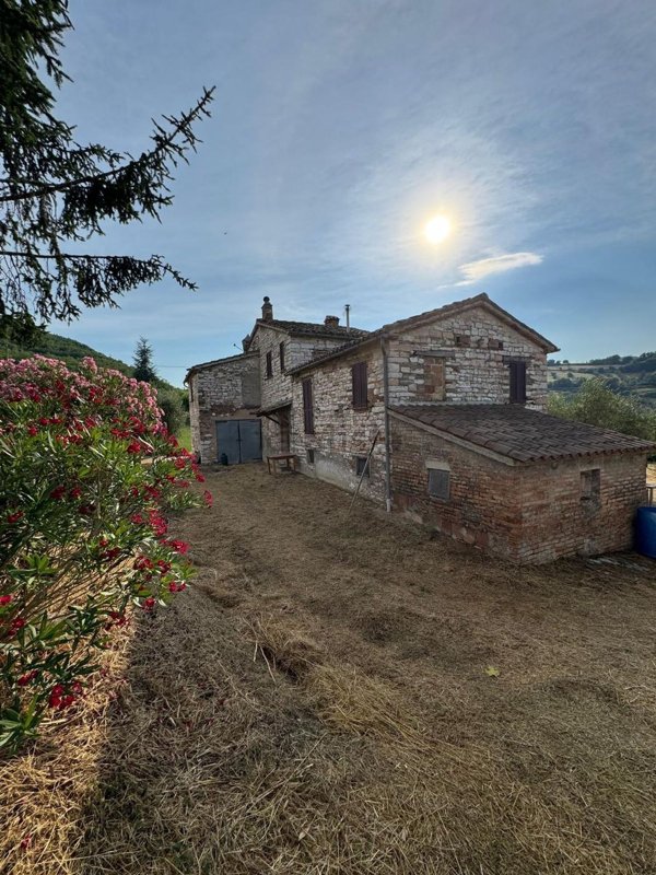 casale in vendita ad Arcevia