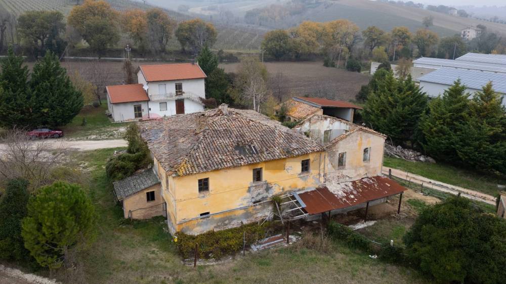 capannone in vendita ad Arcevia in zona San Giovanni Battista