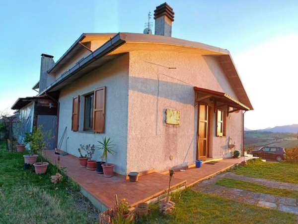 casa indipendente in vendita ad Arcevia