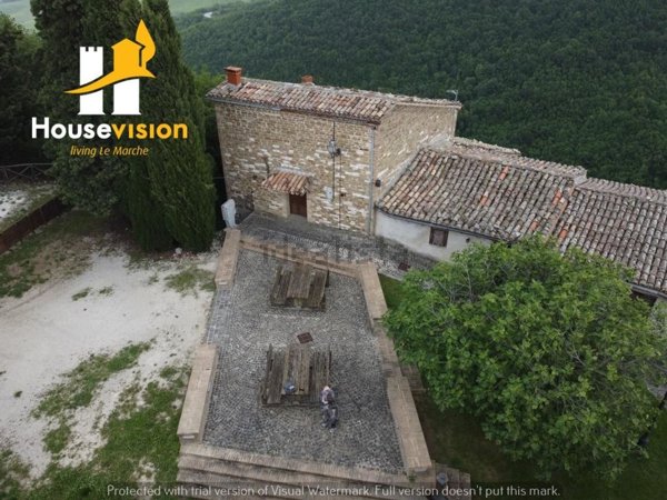 appartamento in vendita ad Arcevia in zona Avacelli