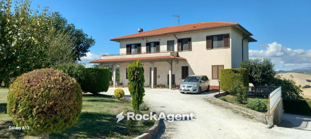 casa indipendente in vendita ad Arcevia