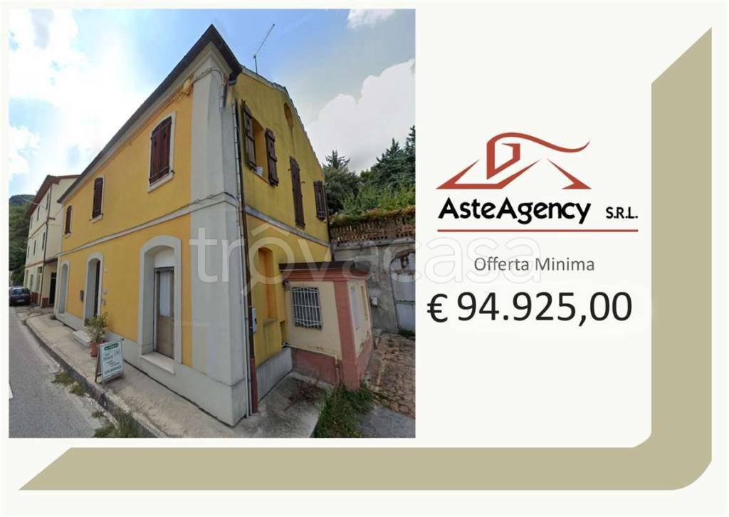 appartamento in vendita ad Arcevia in zona San Giovanni Battista