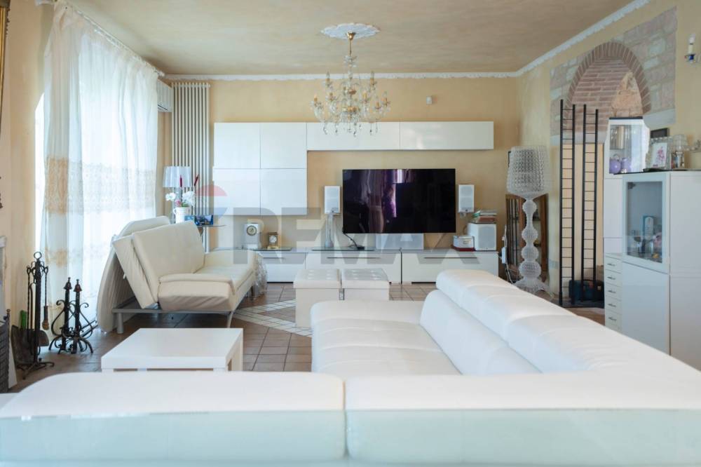 casa indipendente in vendita ad Arcevia in zona Costa
