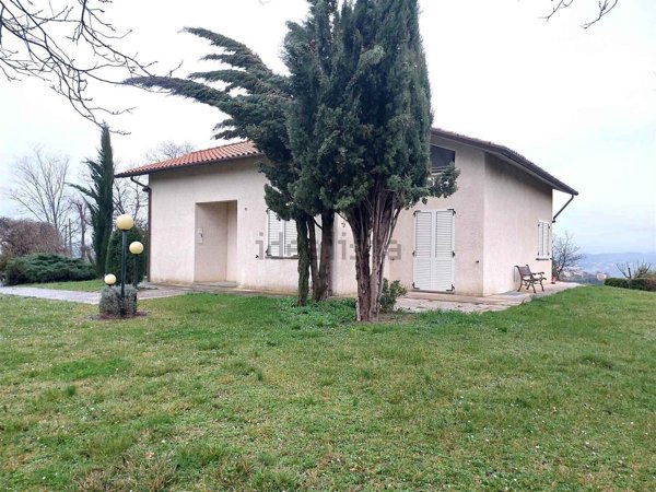 casa indipendente in vendita ad Arcevia in zona Piticchio