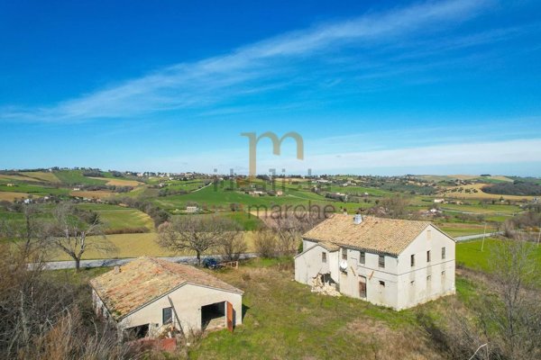 casa indipendente in vendita ad Arcevia in zona Ripalta