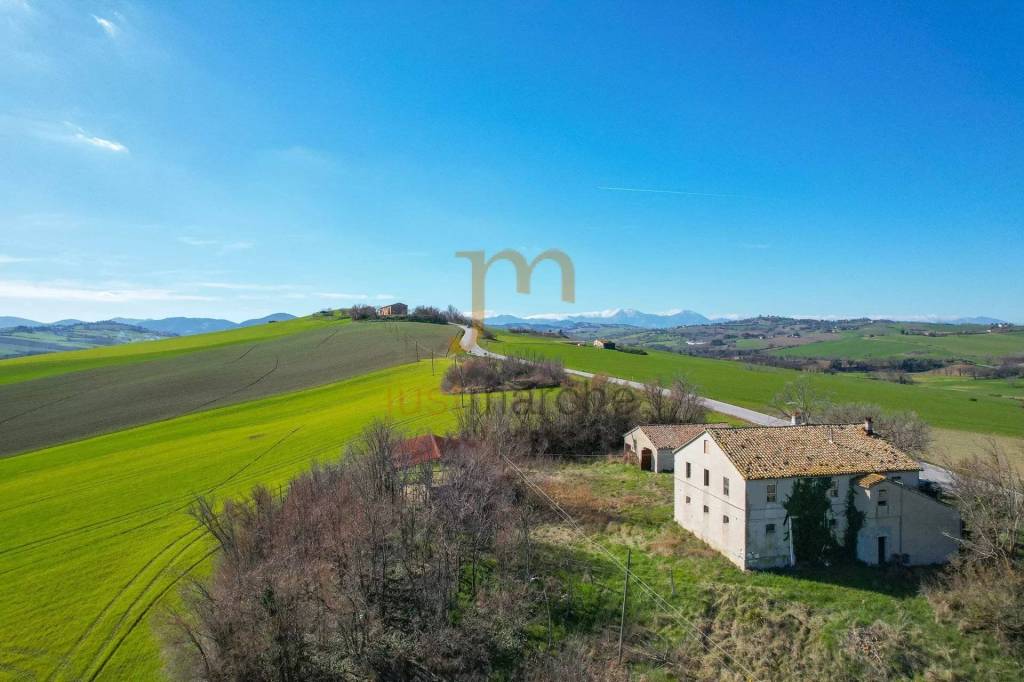 casa indipendente in vendita ad Arcevia in zona Ripalta