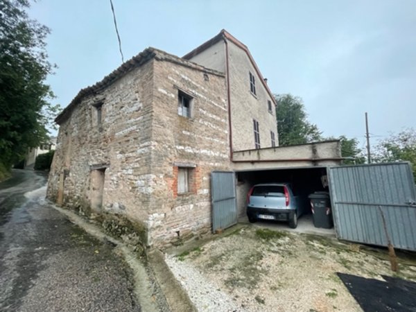 casa indipendente in vendita ad Arcevia