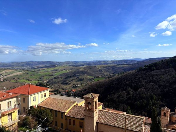 negozio in vendita ad Arcevia in zona Palazzo