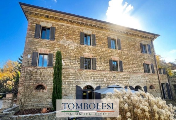 villa in vendita ad Arcevia in zona Loretello