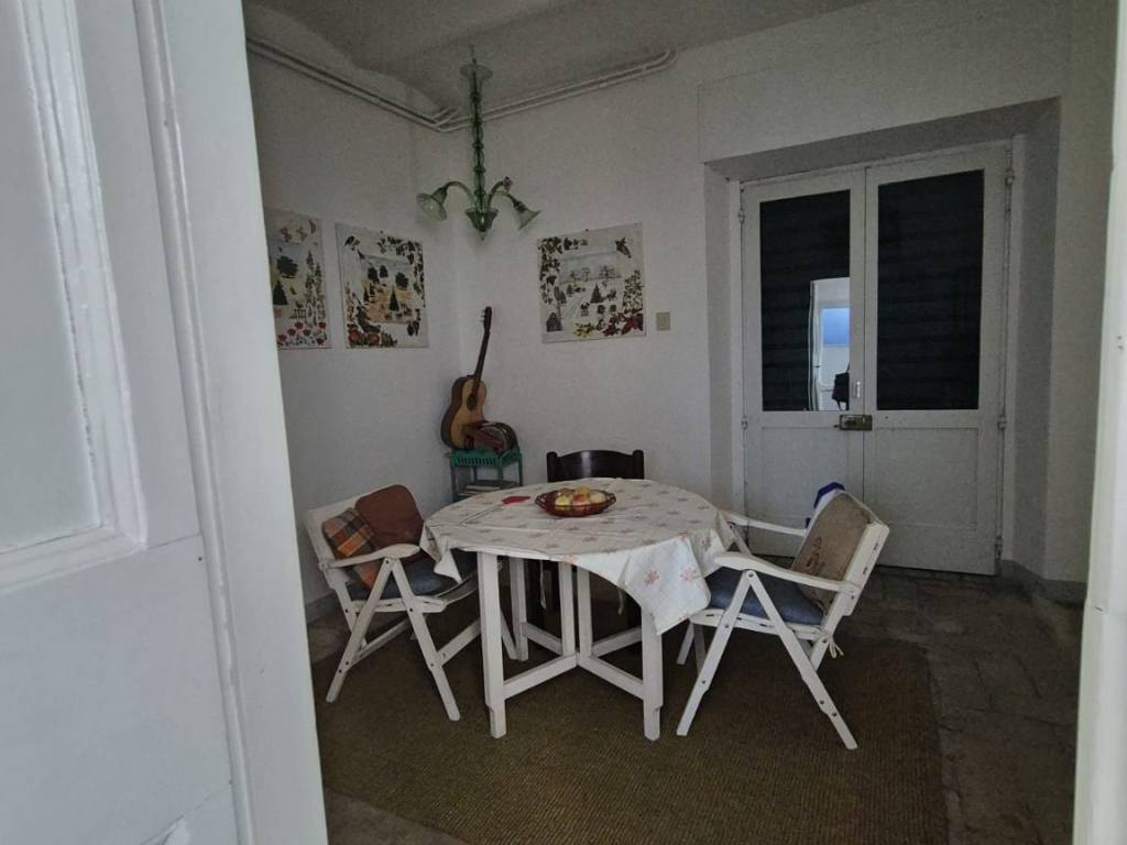 intera palazzina in vendita ad Arcevia in zona Palazzo