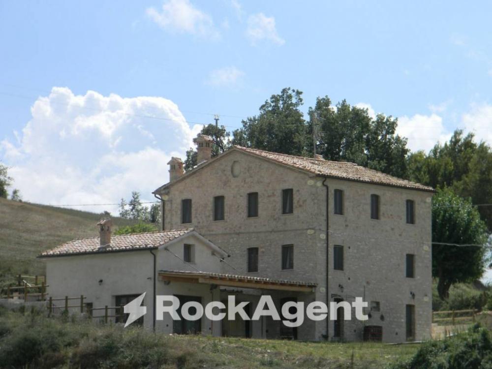 casa indipendente in vendita ad Arcevia