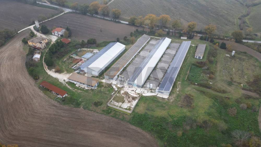 capannone in vendita ad Arcevia