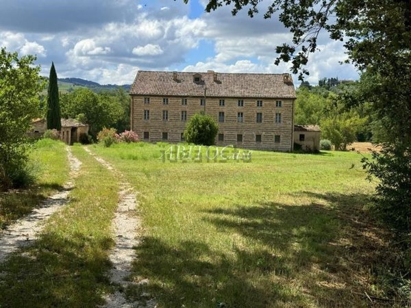 casa indipendente in vendita ad Arcevia
