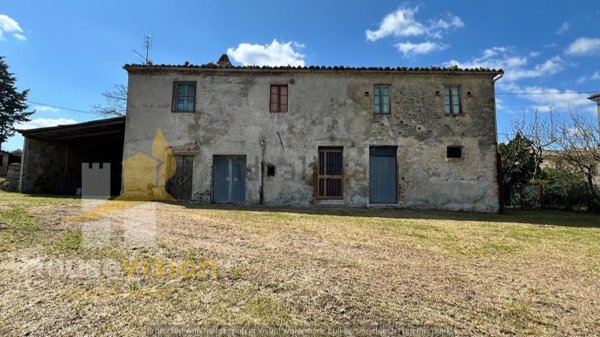 casa indipendente in vendita ad Arcevia in zona Magnadorsa