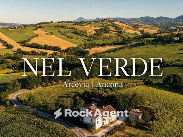 casa indipendente in vendita ad Arcevia in zona Ripalta