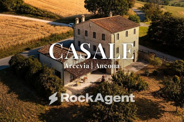 casa indipendente in vendita ad Arcevia in zona Costa