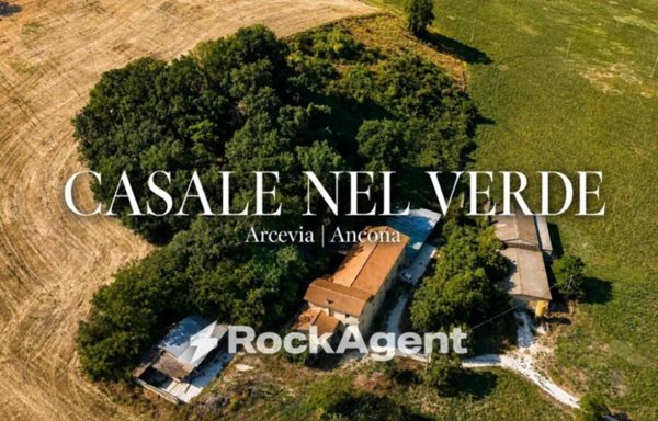 casa indipendente in vendita ad Arcevia