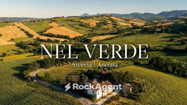 casa indipendente in vendita ad Arcevia in zona Ripalta