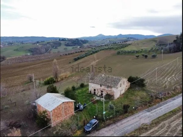 casale in vendita ad Arcevia in zona Piticchio