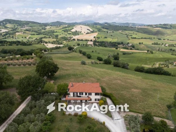 casa indipendente in vendita ad Arcevia
