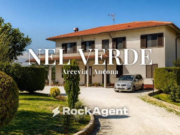 casa indipendente in vendita ad Arcevia
