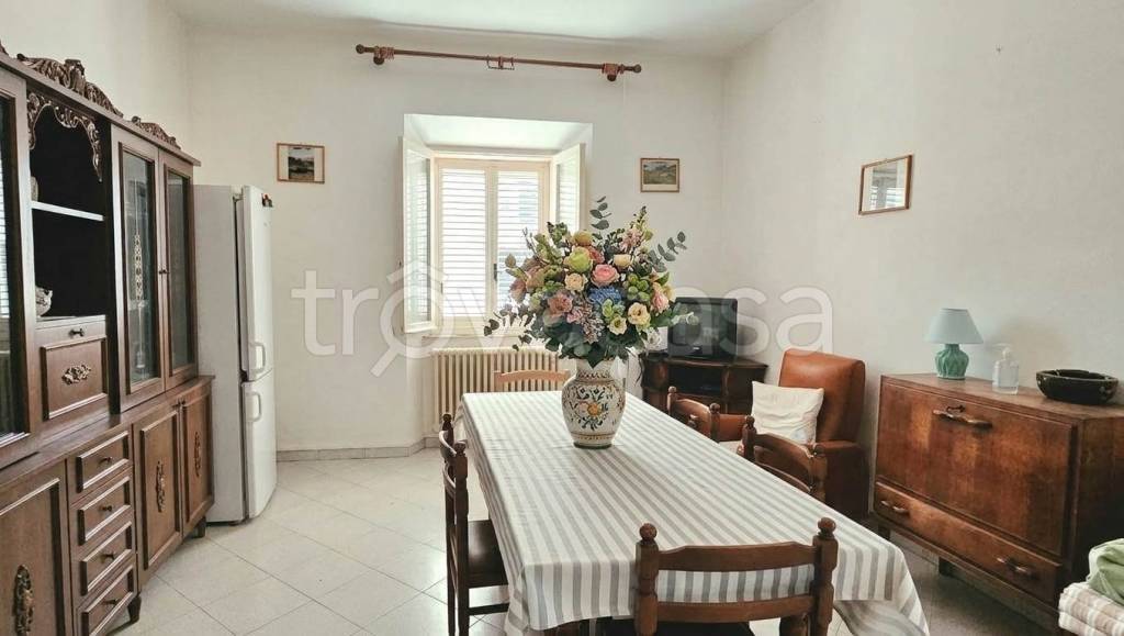 casa indipendente in vendita ad Arcevia in zona Avacelli