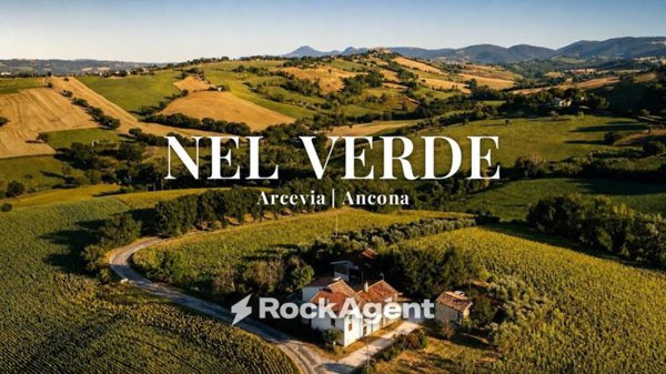 casa indipendente in vendita ad Arcevia in zona Ripalta