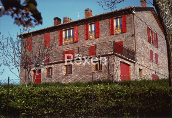 casa indipendente in vendita ad Arcevia in zona Montale