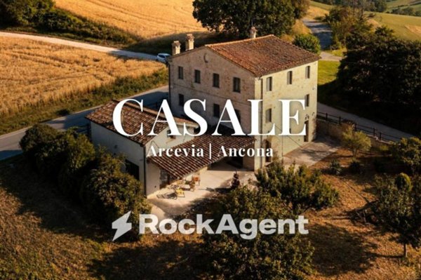 casa indipendente in vendita ad Arcevia in zona Costa