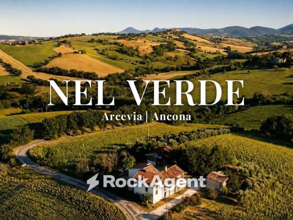 casa indipendente in vendita ad Arcevia in zona Ripalta