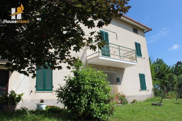 casa indipendente in vendita ad Arcevia