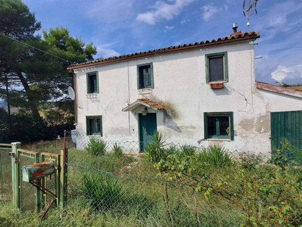 casa indipendente in vendita ad Arcevia in zona Ripalta