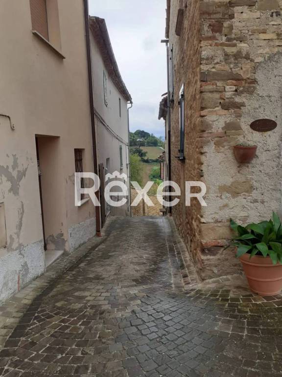 casa indipendente in vendita ad Arcevia in zona Nidastore